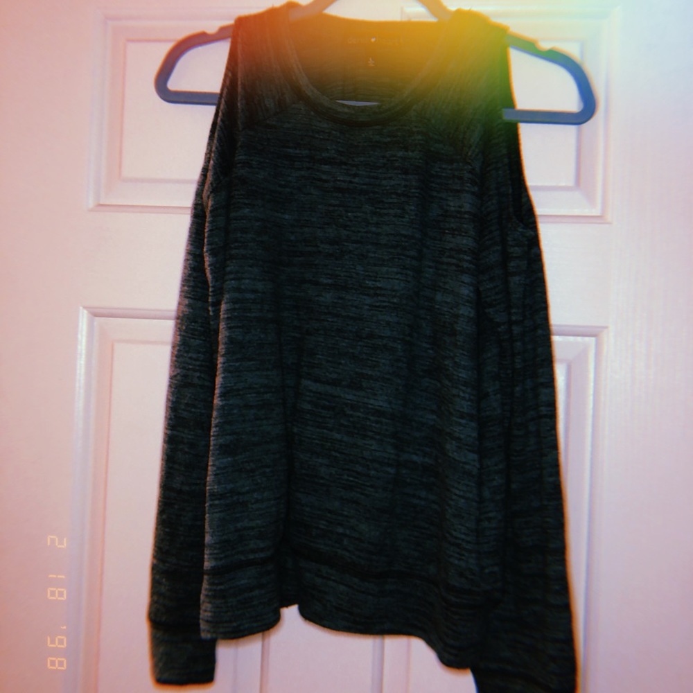Shirts - Picture 2 of 4